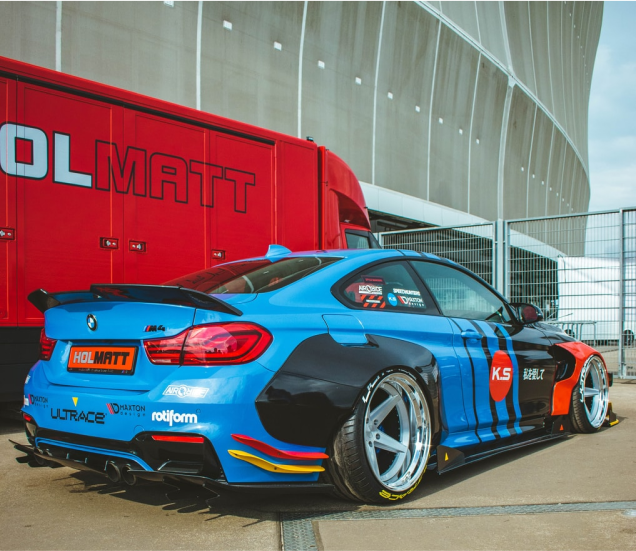 blue car
